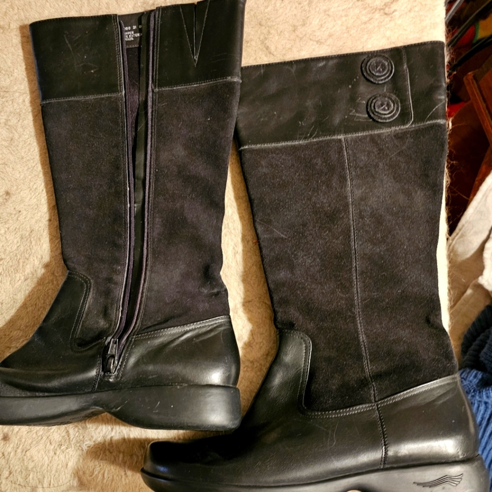 Dansko Tall black boots, size 40. Like new
